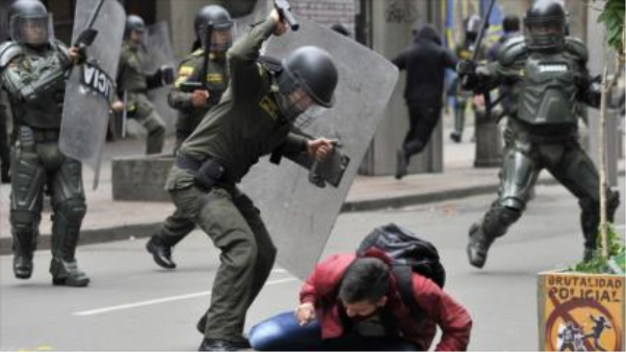 Resultado de imagen de fotos de policias antidisturbios de Colombia