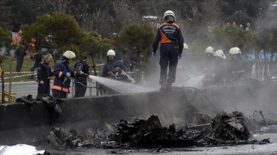 Turquía: se estrelló un helicóptero con 12 personas a bordo