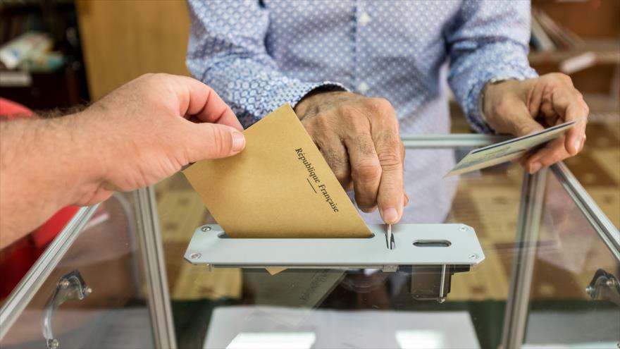 Territorios de Francia en ultramar abren centros electorales — VENEZUELA