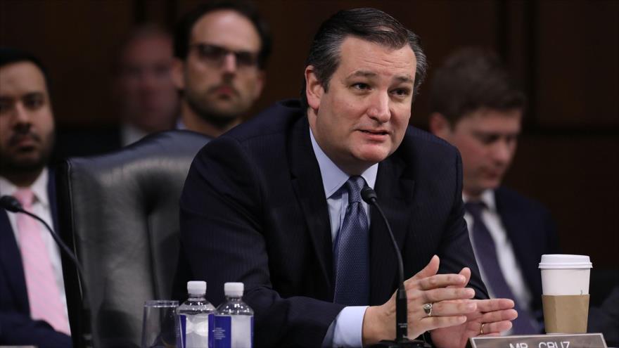 El senador republicano del estado de Texas, Ted Cruz, habla en una reunión del Congreso en Capitol Hill, Washington, 3 de abril de 2017.