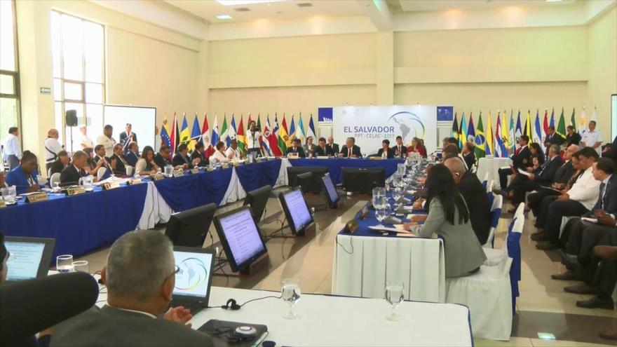 La Comunidad de Estados Latinoamericanos y Caribeños (Celac) desarrolla en El Salvador una reunión extraordinaria para abordar la situación en Venezuela.