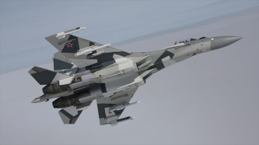 Um avião de caça Sukhoi Su-35 russo Força Aérea.