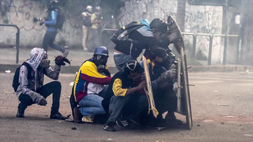 Destituyen a diplomático hondureño que pidió