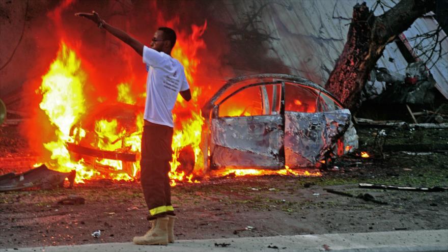 Terroristas toman rehenes en pizzería y dejan al menos 9 muertos — Somalia