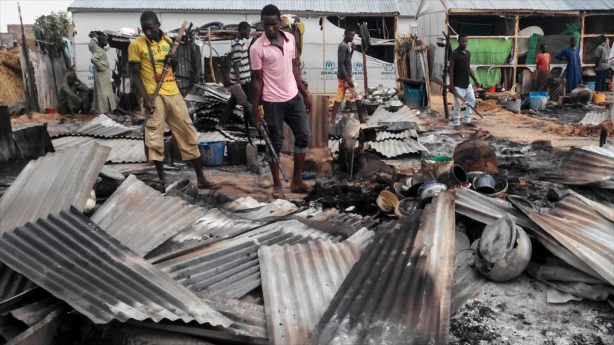Mueren 12 nigerianos en ataques terroristas de 5 mujeres suicidas