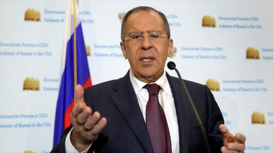 El canciller ruso, Serguéi Lavrov, pronuncia un discurso en la embajada rusa en EE.UU.