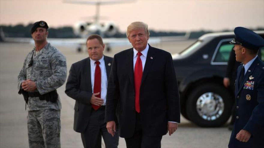 El despiste de Trump al llegar al aeropuerto