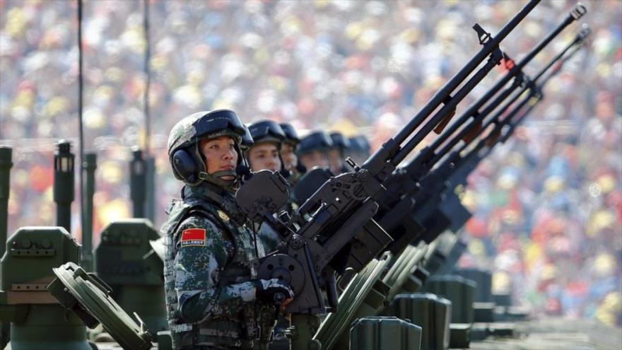 Soldados del Ejército chino desfilan en Pekín, 3 de septiembre de 2015.
