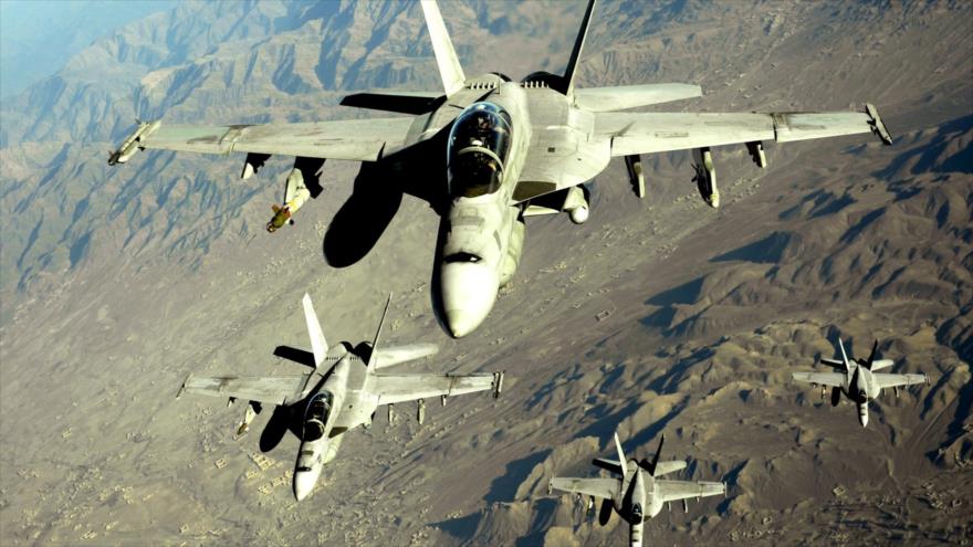 Ataque aéreo de EEUU mata por error a militares en Afganistán