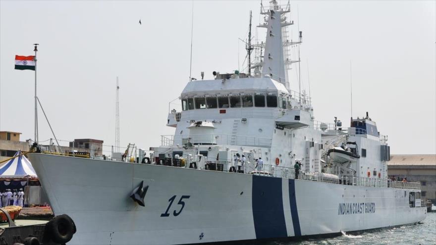 Buque de patrulla offshore ‘ICGS Shaurya’ perteneciente a la Marina de La India.