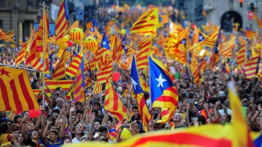 Separatistas catalanes presentan columna vertebral de su proceso de independencia de España