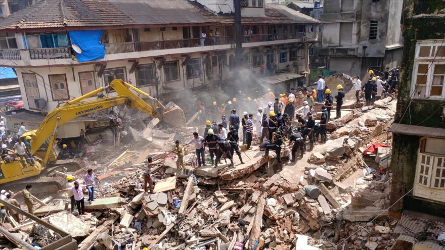 Derrumbe deja 19 muertos y 15 heridos en Bombay