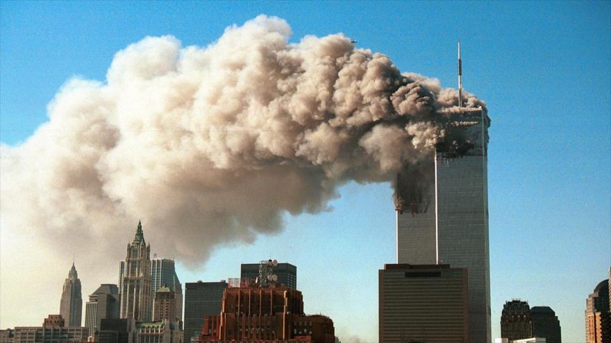 Momentos después del impacto de aviones contra las Torres Gemelas en Nueva York (EEUU), 11 de septiembre de 2001.