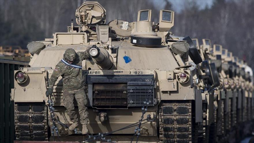 Los tanques Abraham, de fabricación estadounidense, llegan a Letonia, 10 de febrero de 2017.