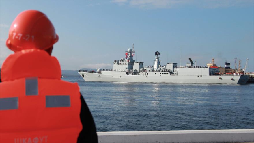 El destructor Shijiazhuang (DDG-116) de la Armada de China arriba en el puerto ruso de Vladivostok, 18 de septiembre de 2017.