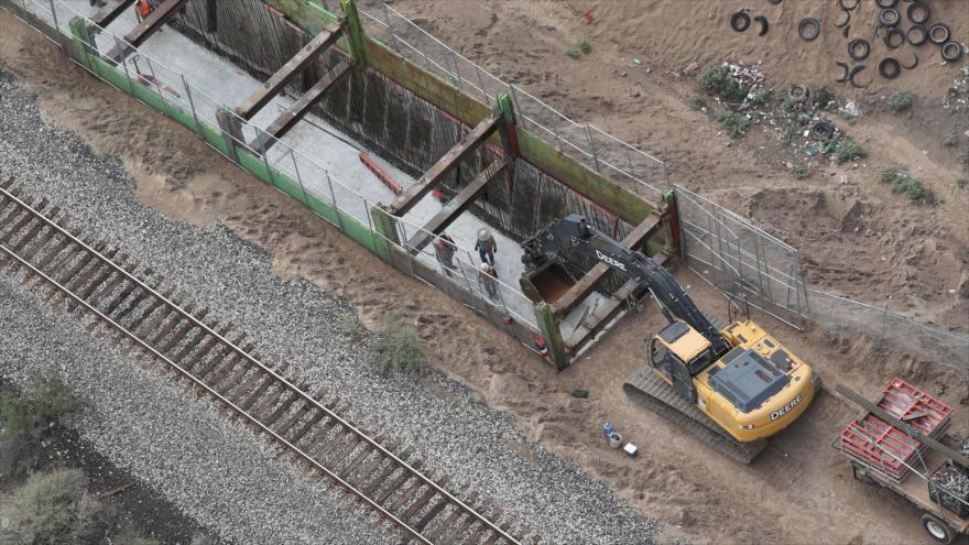 Resultado de imagen para Inicia la construcción de prototipos del muro entre EE.UU. y México