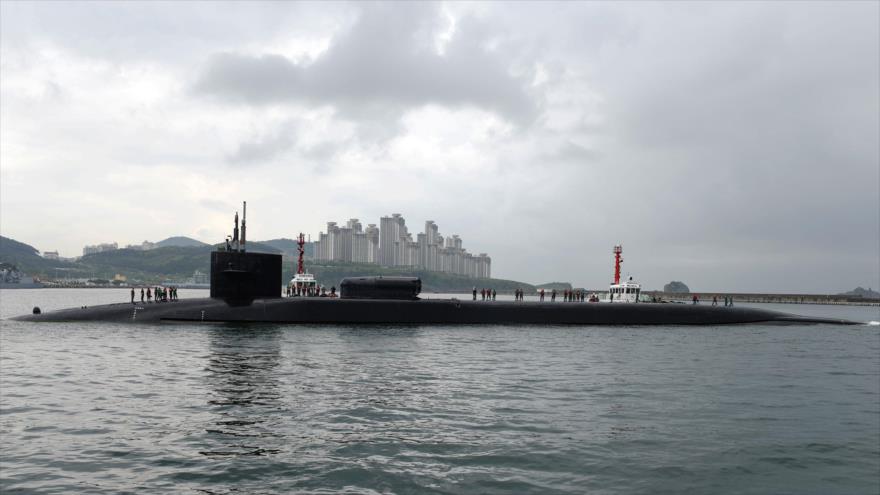 El submarino USS Michigan de EE.UU. llega al puerto de Busan, en Corea del Sur, 25 de abril de 2017.