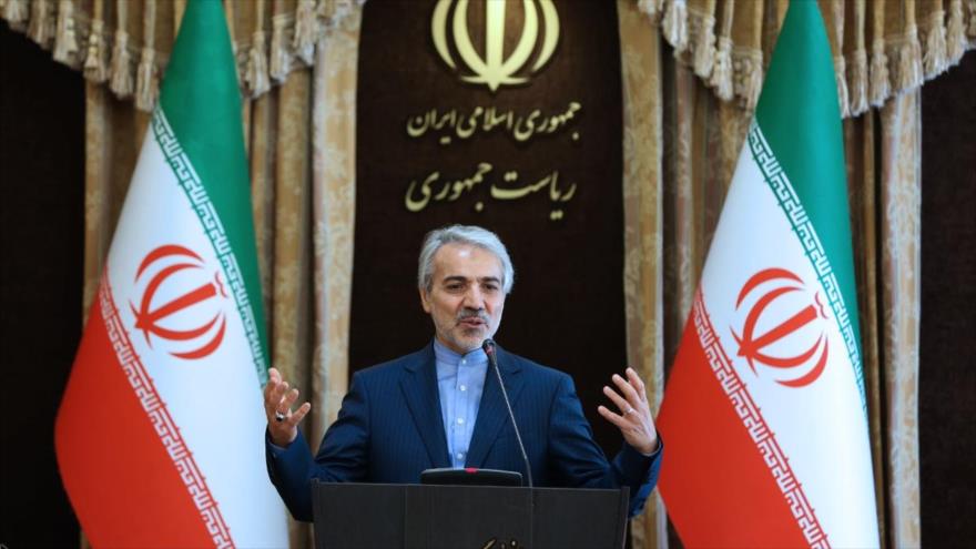 El portavoz del Gobierno iraní, Mohamad Baqer Nobajt, asiste a una rueda de prensa en Teherán, 10 de octubre de 2017.