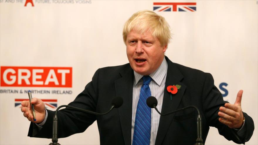 El canciller británico, Boris Johnson, pronuncia un discurso en la embajada del Reino Unido en París, 27 de octubre de 2017.