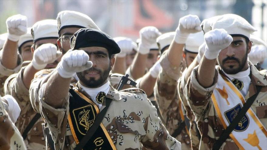 Los miembros del Cuerpo de Guardianes de la Revolución Islámica (CGRI) en una desfile militar.