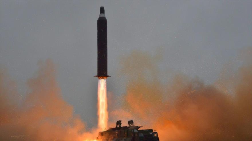 El momento de lanzamiento del misil balÃ­stico norcoreano Hwasong-10.