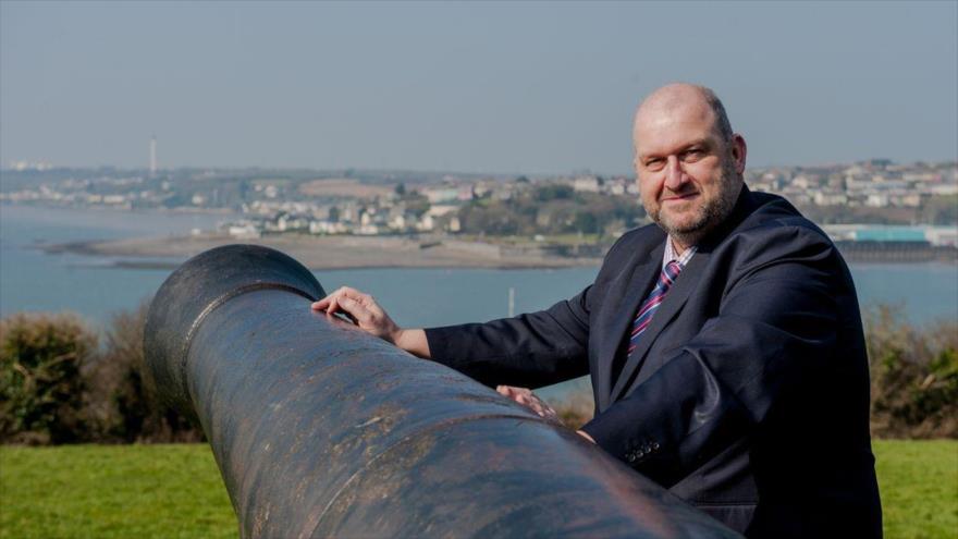 Imagen proporcionada por el gobierno galés del exministro de Comunidades e Infancia Carl Sargeant