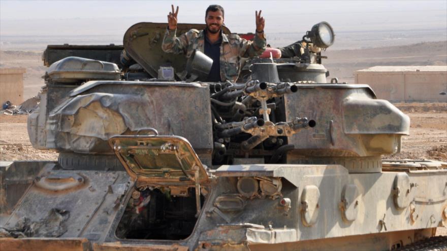 Ejército sirio asedia ciudad de Al-Bukamal, último feudo del Daesh Ejército sirio asedia ciudad de Al-Bukamal, último feudo del Daesh