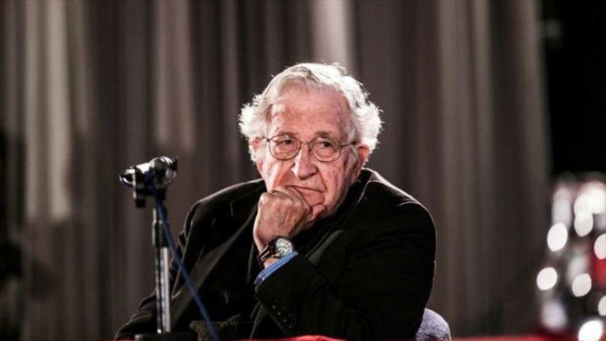 El politólogo estadounidense, Noam Chomsky.