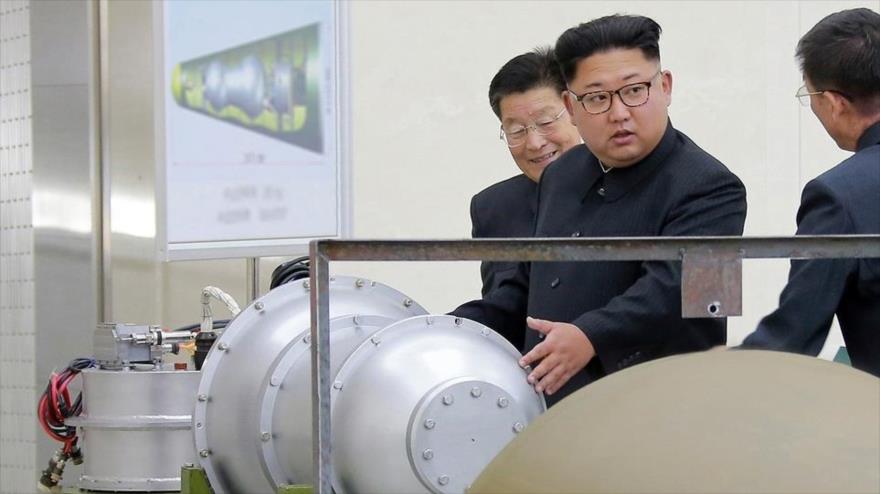 El lÃ­der norcoreano, Kim Jong-un, inspecciona una supuesta bomba de hidrÃ³geno, 3 de septiembre de 2017.