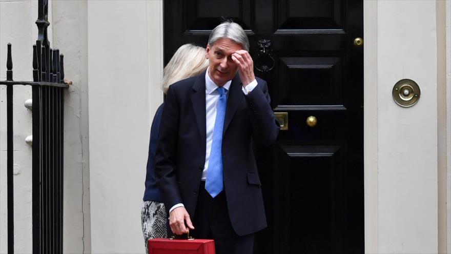 El ministro de EconomÃ­a britÃ¡nico, Philip Hammond, en Downing Street, 22 de noviembre de 2017.
