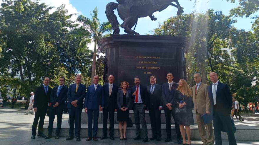 Venezuela insta a la delegación europea a poner un fin a sanciones