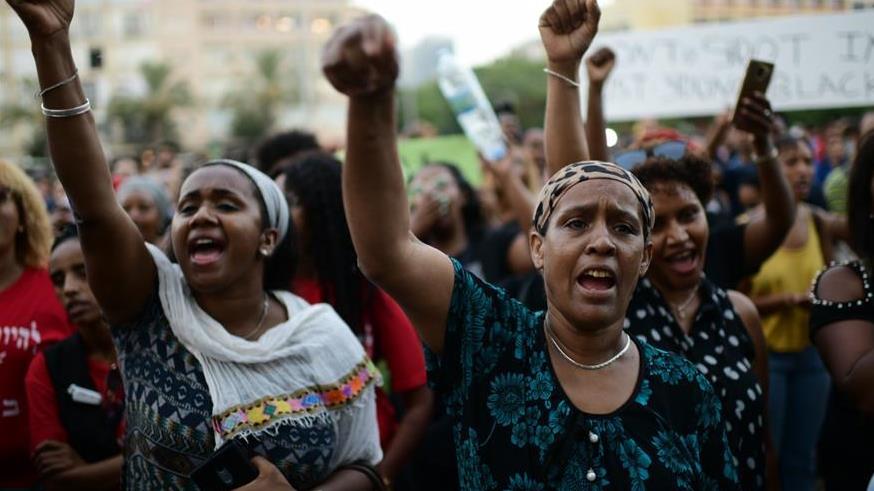 Etíopes siguen sus protestas contra violencia policial en Tel AViV