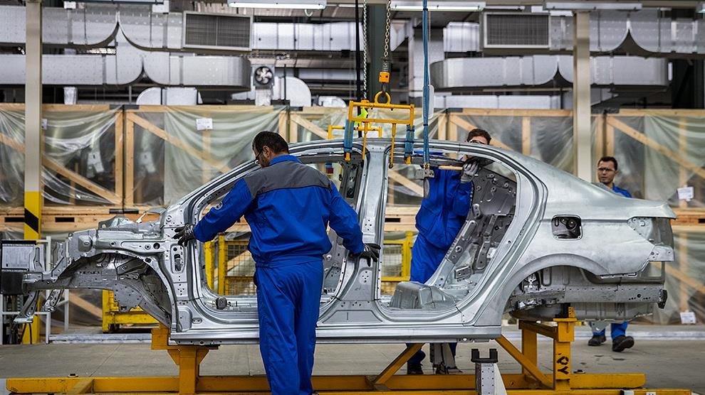 Compañía iraní IKCO inaugura línea de producción de Peugeot 301