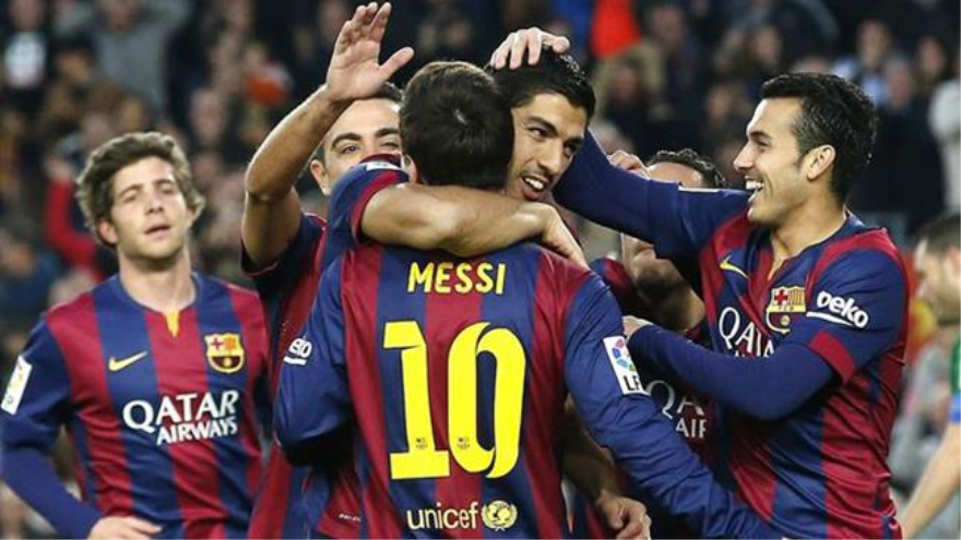 Los azulgranas en festejo de su victoria ante el Levante, en el estadio Camp Nou