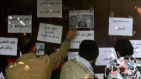 Jóvenes palestinos bloquean instituciones de EEUU en Gaza