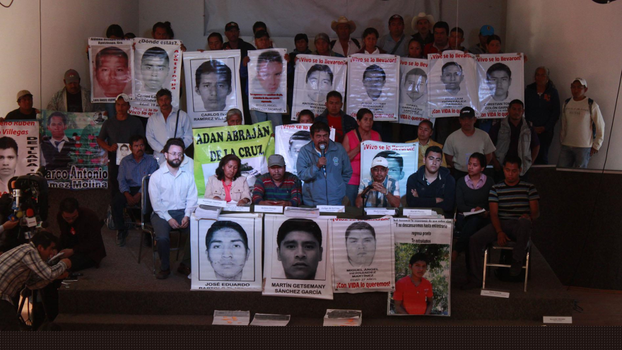 Padres y familiares de los 43 alumnos mexicanos desaparecidos