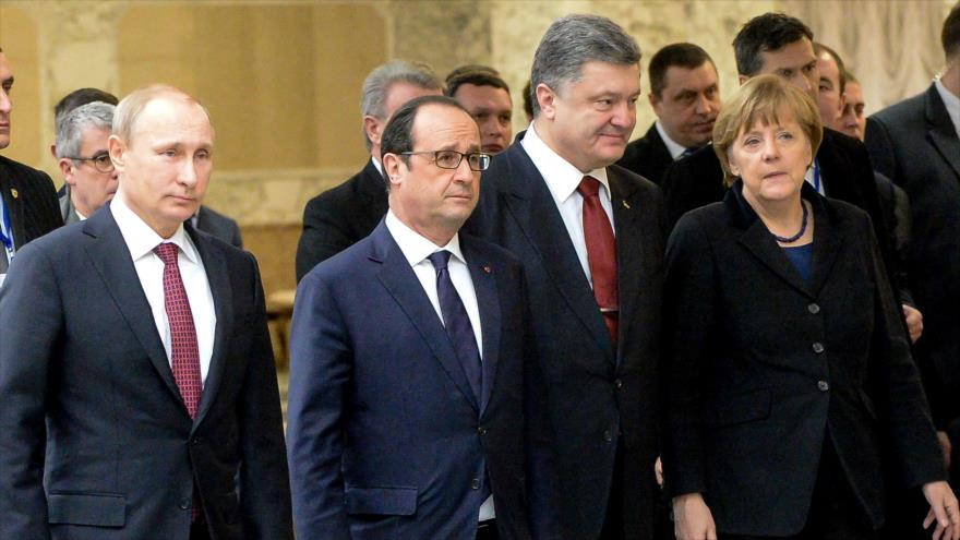 Merkel, Hollande, Putin y Poroshenko tras llegar a un acuerdo en Minsk