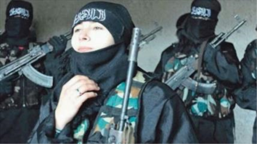 Una mujer extranjera que se ha casado con los takfiríes de EIIL en Irak