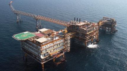 Irán logra tecnología para construir plataformas marítimas 