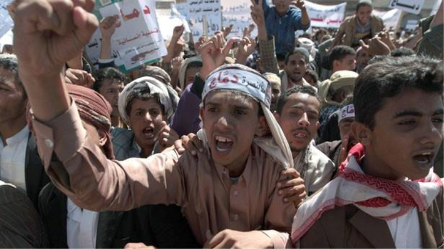 Una protesta contra el fugitivo presidente yemení Abdu Rabu Mansur Hadi en la ciudad norteña de Damaj