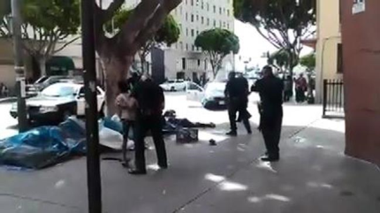 Un video muestra cómo policía de EEUU mata a indigente