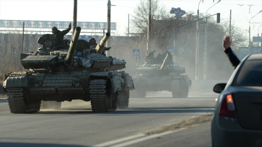 Tanques de las fuerzas independentistas en Lugansk (este de Ucrania)