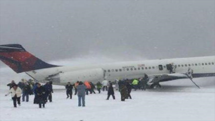 Varios heridos al salir de pista un avión en EEUU