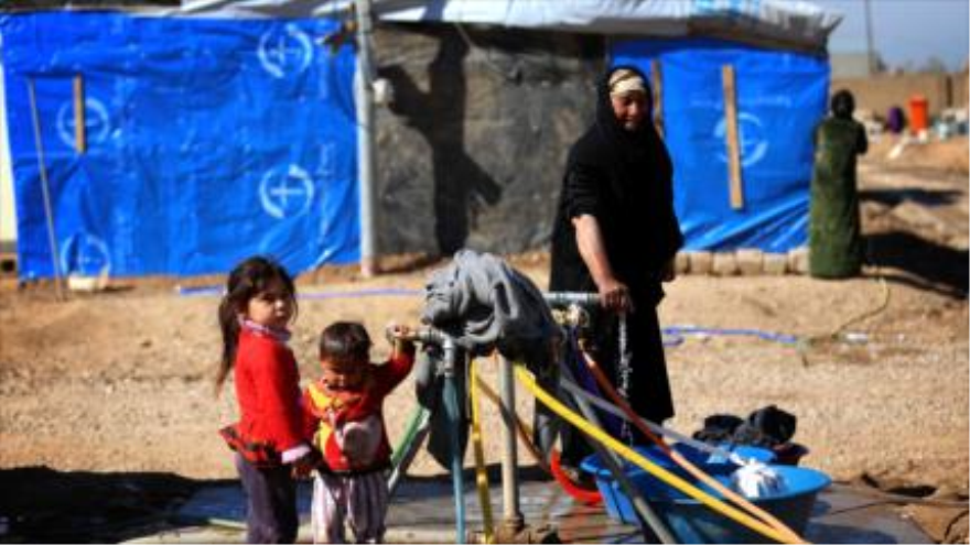 Desplazados iraquíes que huyeron de violencia del EIIL viven en campos de refugiados