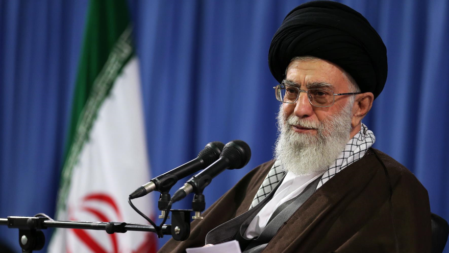 Líder de la Revolución Islámica de Irán, el ayatolá Seyed Ali Jamenei durante un encuentro con los activistas medioambientales. 8 de marzo de 2015