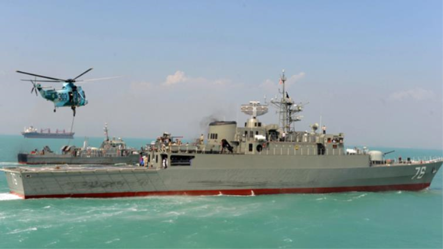 Un buque de la Armada iraní