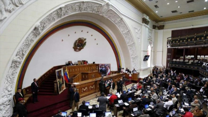 Parlamento venezolano aprueba los superpoderes pedidos por el presidente, Nicolás Maduro. 11 de marzo de 2015