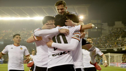 Valencia se pone tercero en La Liga al derrotar 2-0 al Deportivo 