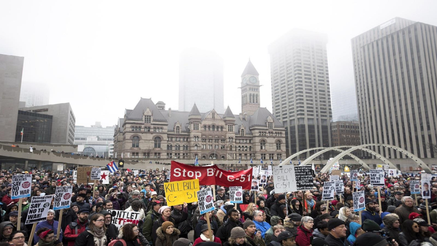 Manifestantes contra la propuesta de ley antiterrorista canadiense C-51 en Toronto. 14 de marzo de 2015