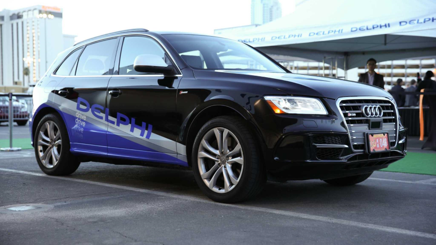 El carro autónomo “Audi Q5”, equipado con sensores láser, radar y varias cámaras